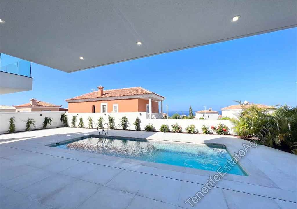 Modern-Luxury-villas-for-sale-Callao-Salvaje-10