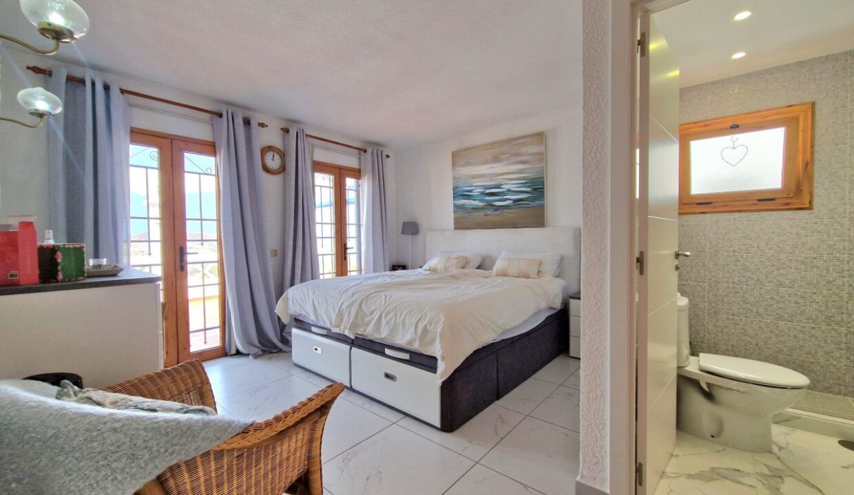 ApartmentinRoyalPalm1