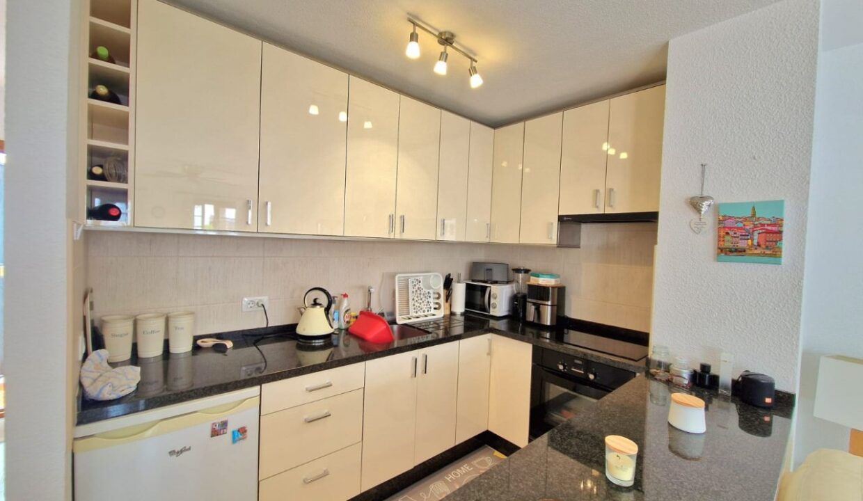 ApartmentinRoyalPalm9_0
