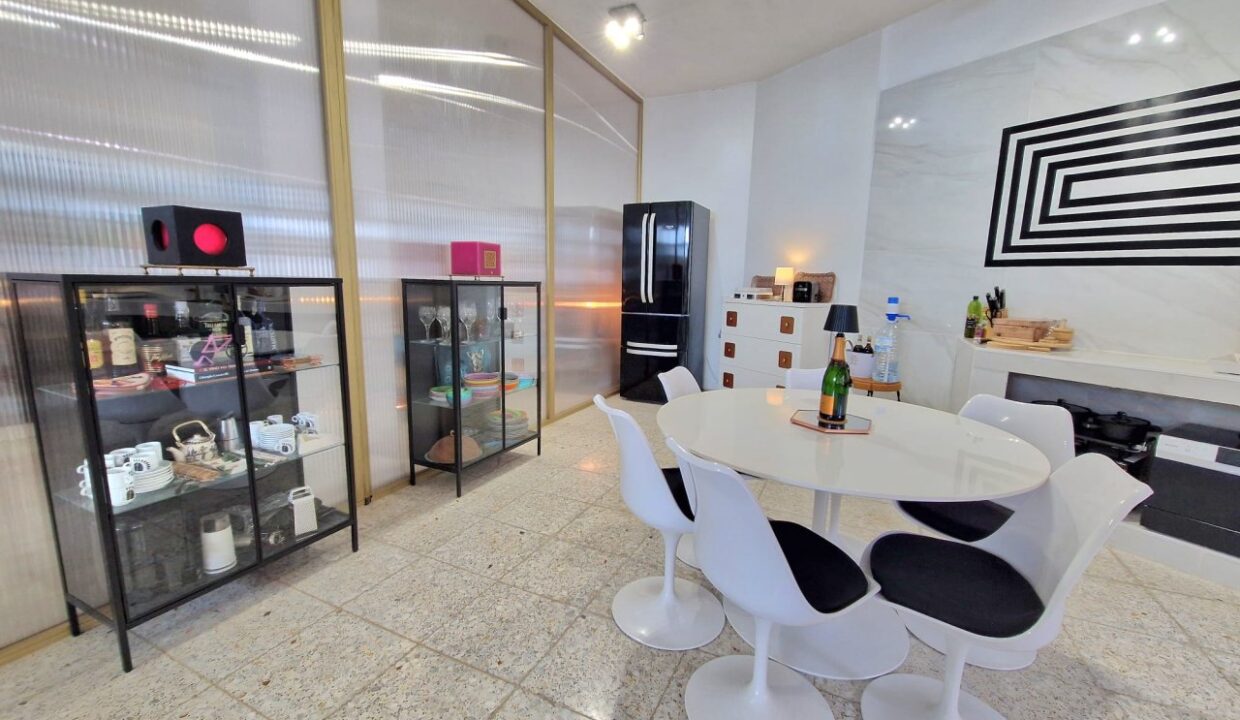 HouseinLosMenores11_0