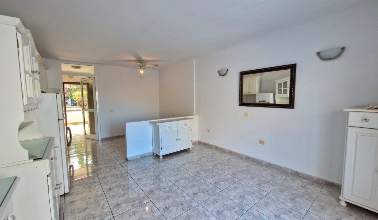 StudioApartmentinMarinaPrimavera11