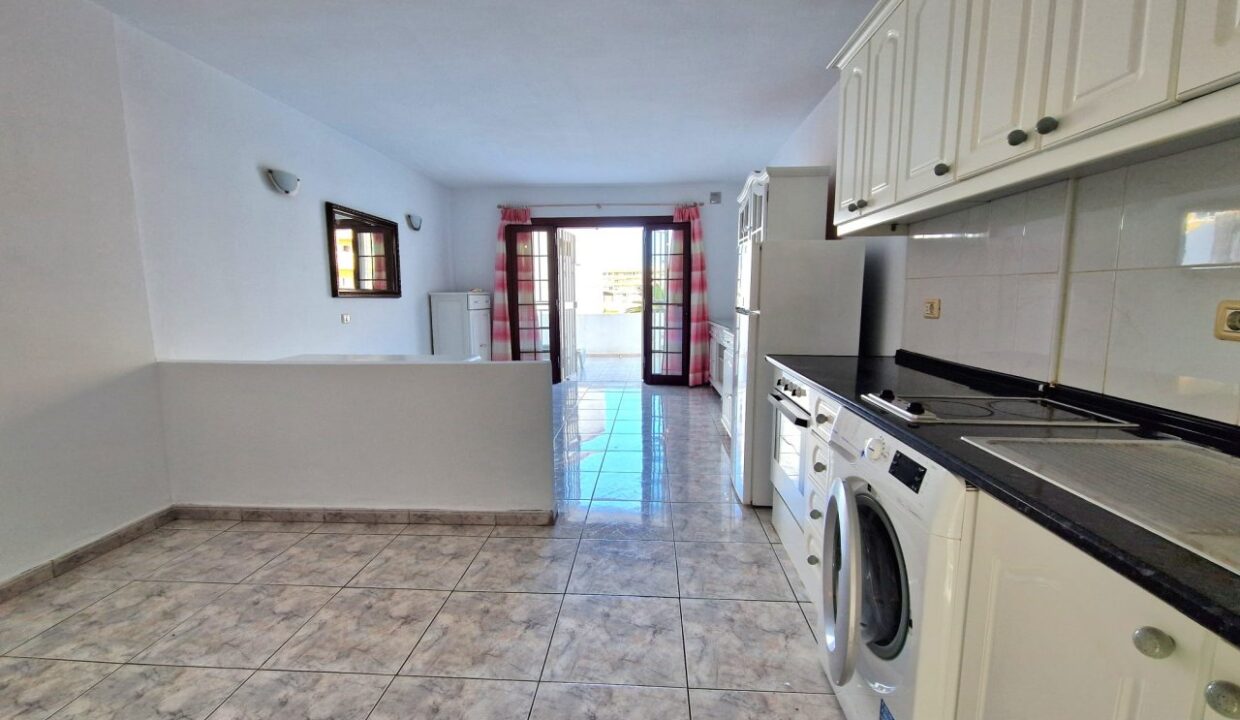 StudioApartmentinMarinaPrimavera2_2