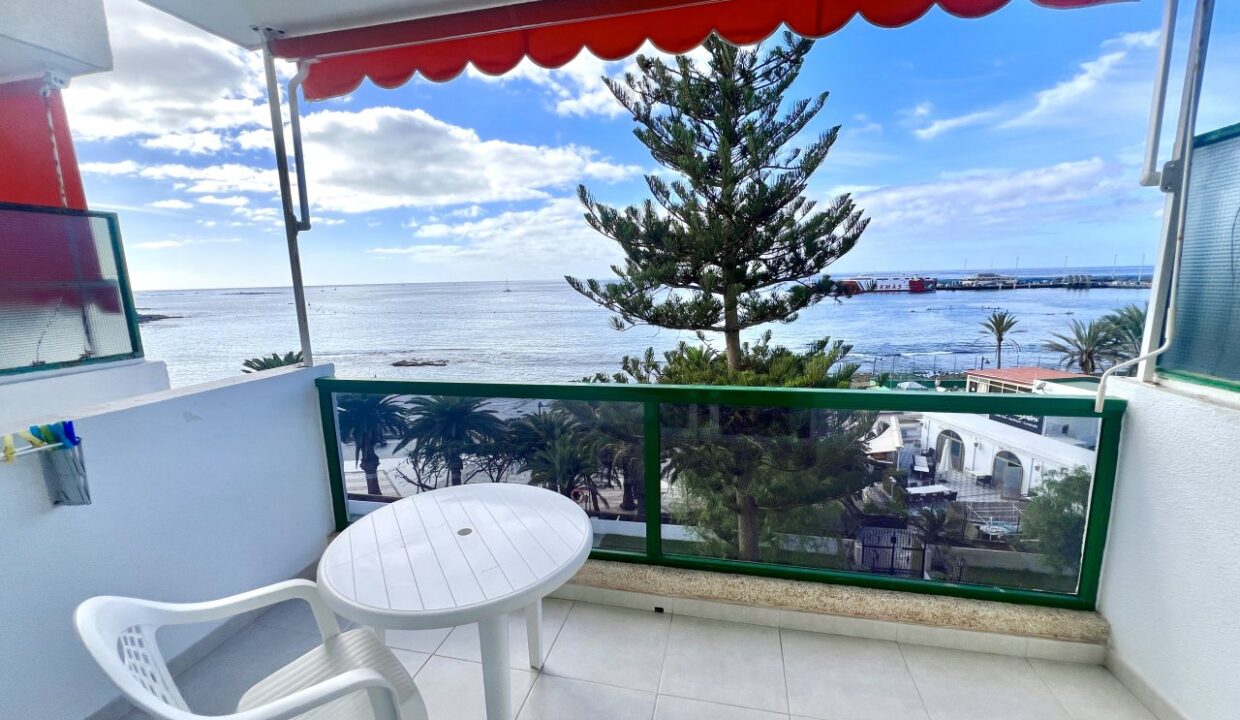 StudioApartmentComodoro1