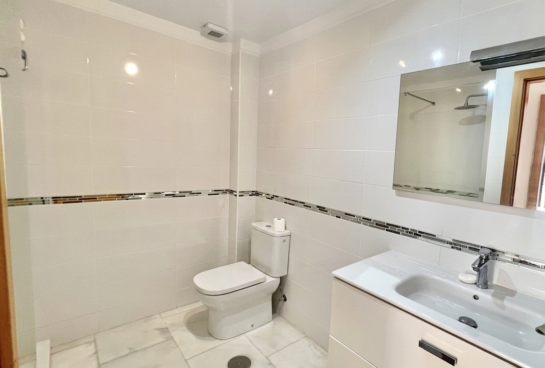neptuno-la-caleta-bathroom