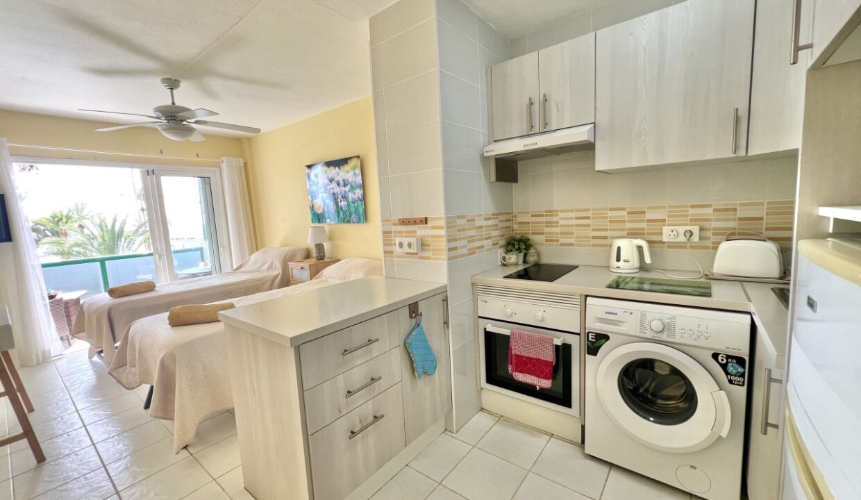 studio-apartment-comodoro-los-cristianos4