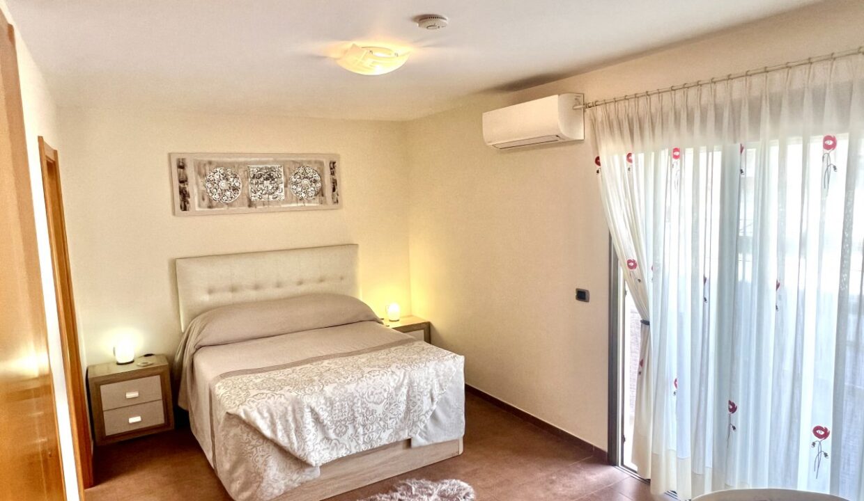apartment-cantarero-la-caleta-master-bedroom6