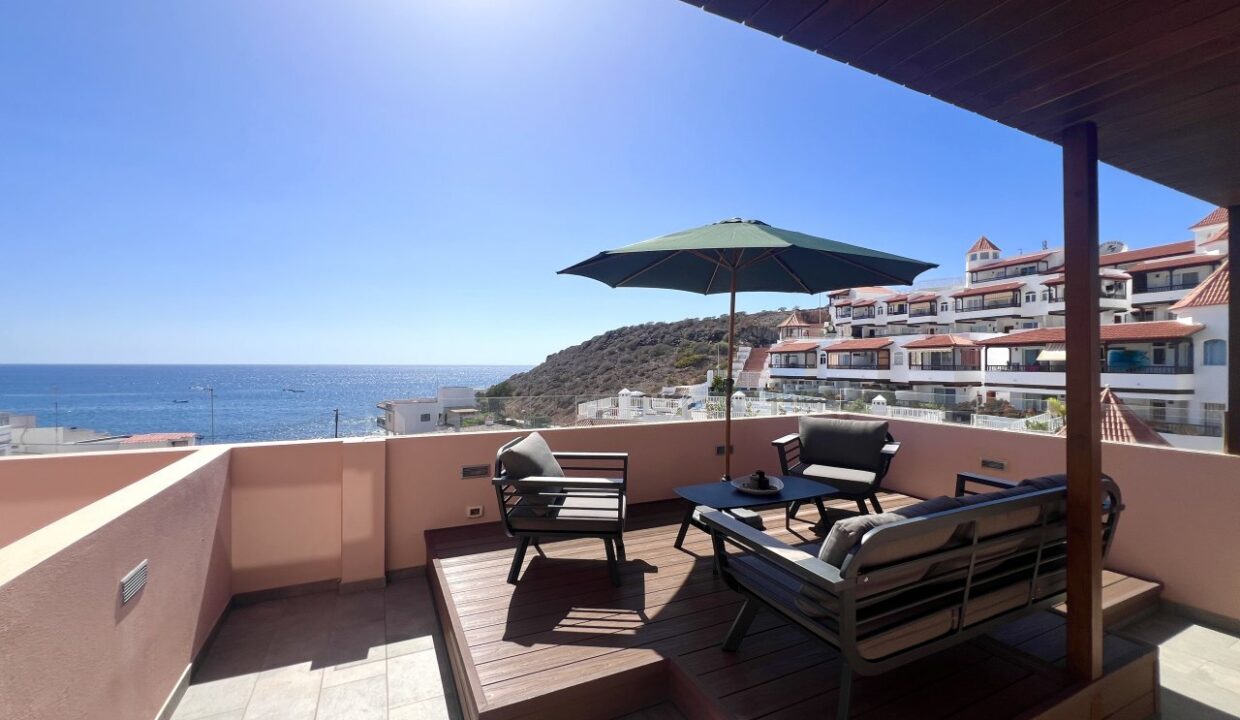 apartment-cantarero-la-caleta-terrace-living-area9_0